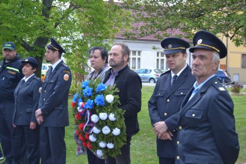 Kladení věnců 7.5.2019