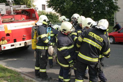 Cvičení hasičů a evakualce dětí ZŠ Vrdy_17.6.2015